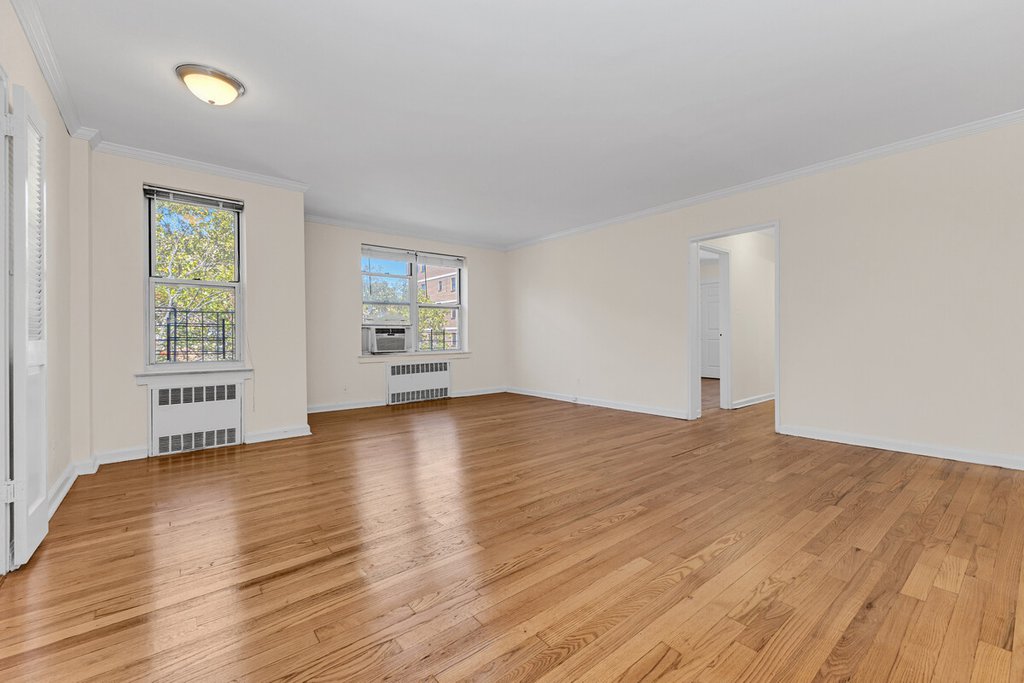 65-35 Yellowstone Boulevard, Unit 5B photo 3