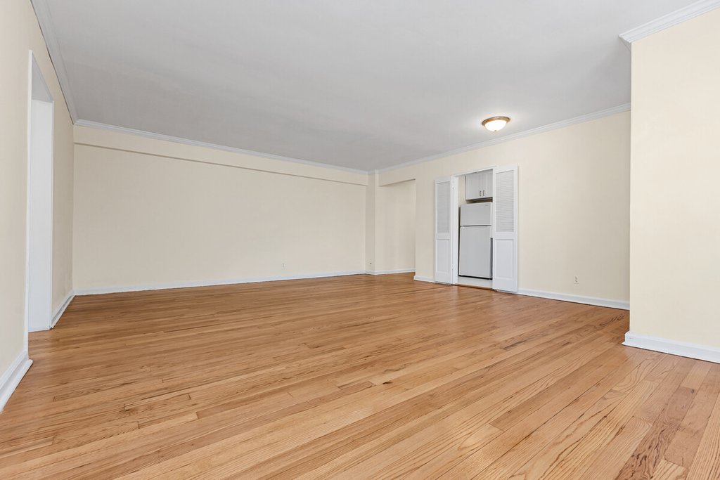 65-35 Yellowstone Boulevard, Unit 5B photo 4