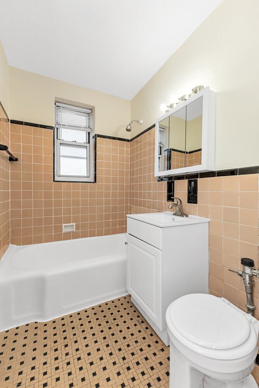 65-35 Yellowstone Boulevard, Unit 5B photo 7