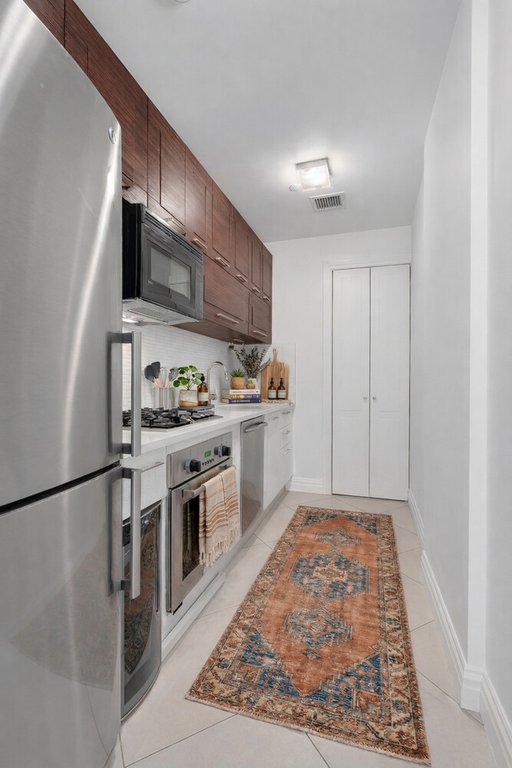 143 West 30th Street, Unit 11B photo 4