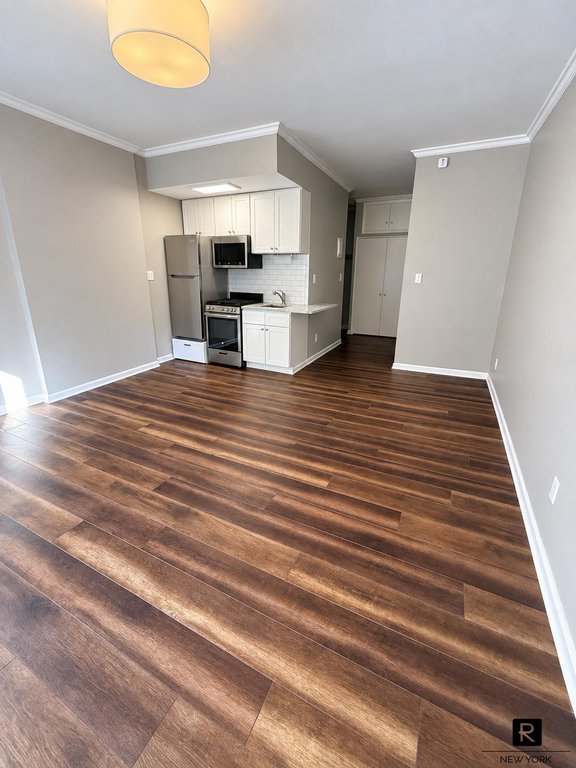 1390 Second Avenue, Unit 2D photo 4