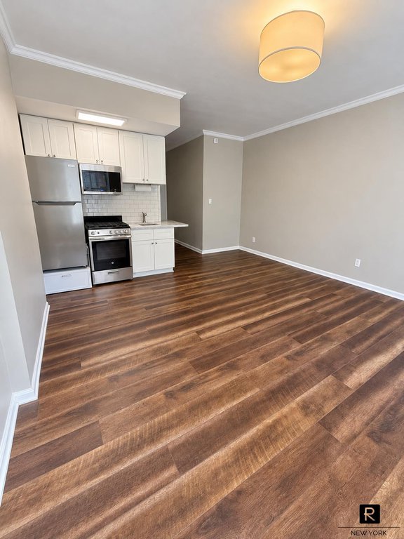 1390 Second Avenue, Unit 2D photo 7