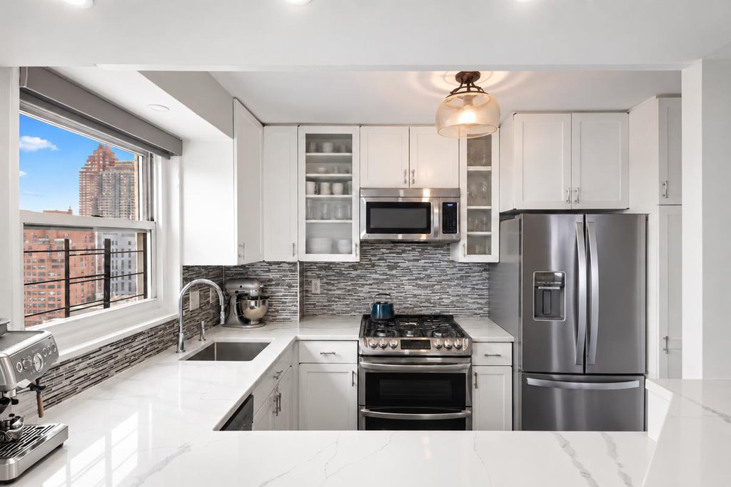 400 East 77th Street, Unit 19A photo 5