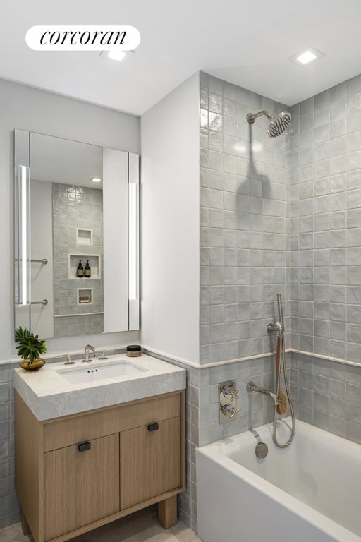 222 East Broadway, Unit 7A photo 3