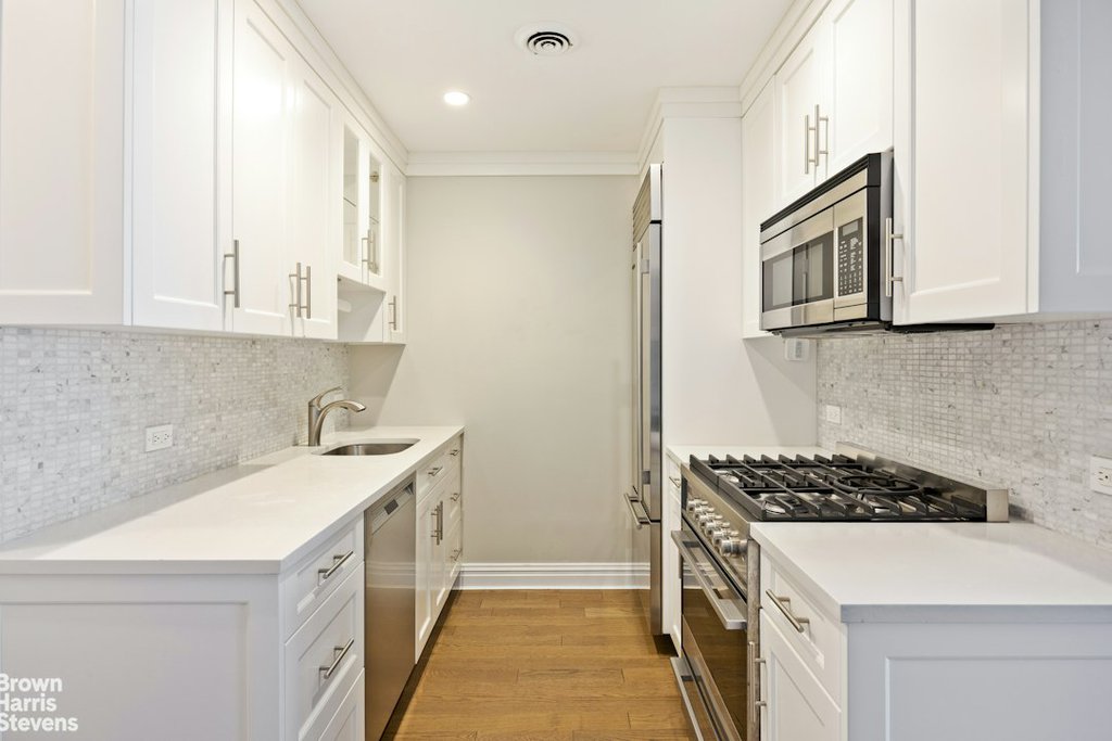 530 East 76th Street, Unit 29D photo 6
