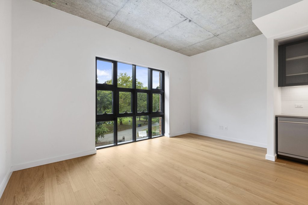 860 Lorimer Street, Unit 2D photo 3