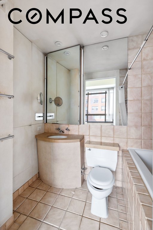 111 Barrow Street, Unit 6C photo 6