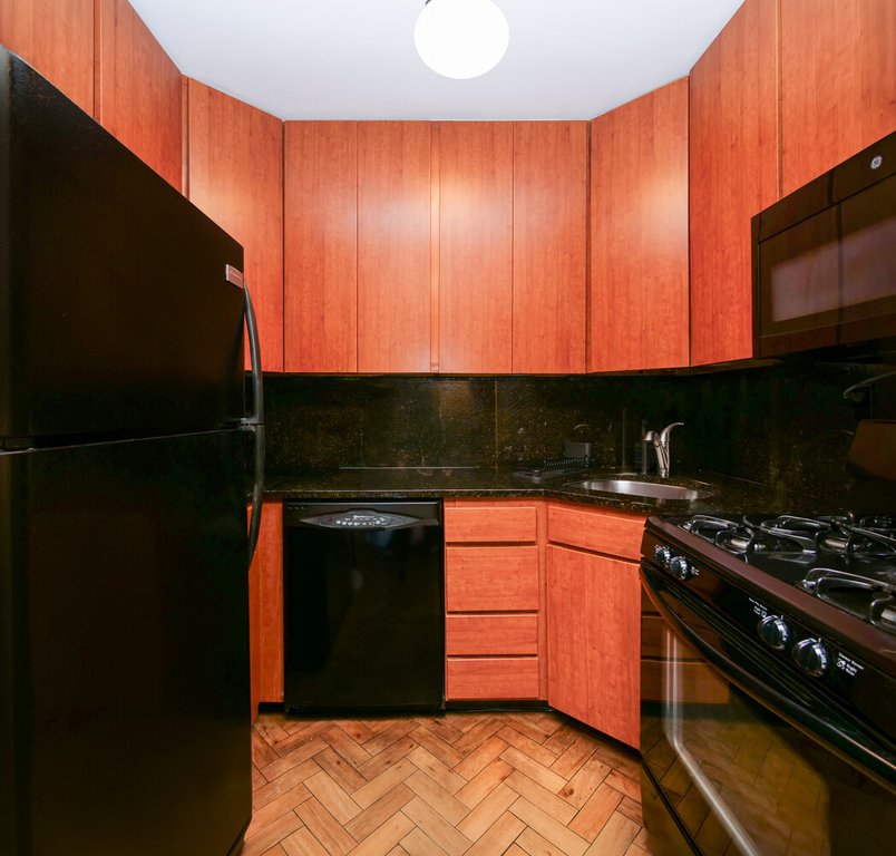 300 East 95th Street, Unit 5A photo 5