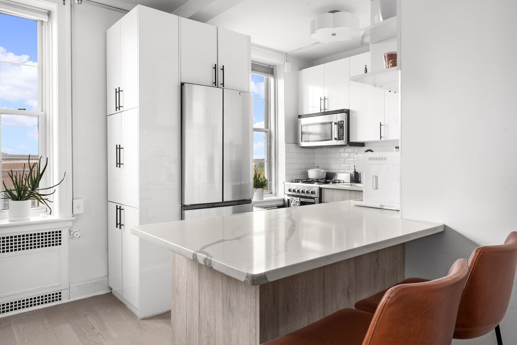 68-10 108th Street, Unit 6G photo 3