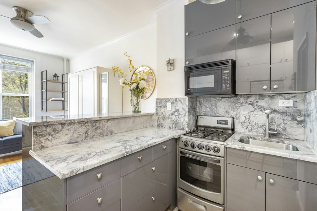 451 West 22nd Street, Unit 2F photo 4