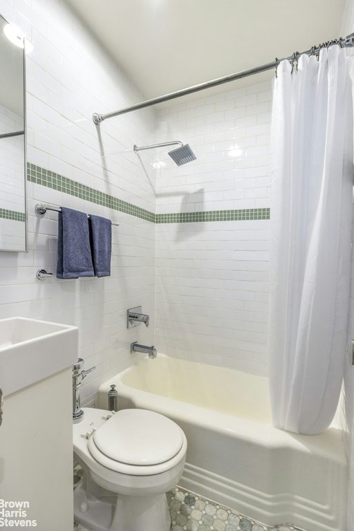 451 West 22nd Street, Unit 2F photo 5