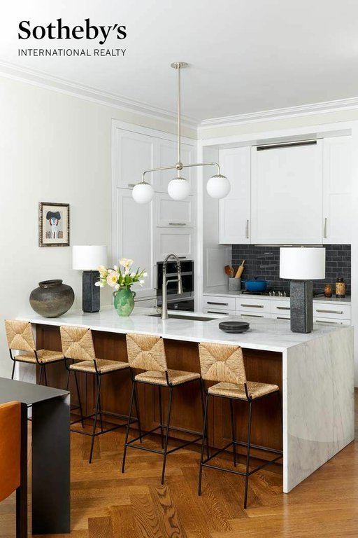 235 West 75th Street, Unit 305 photo 4