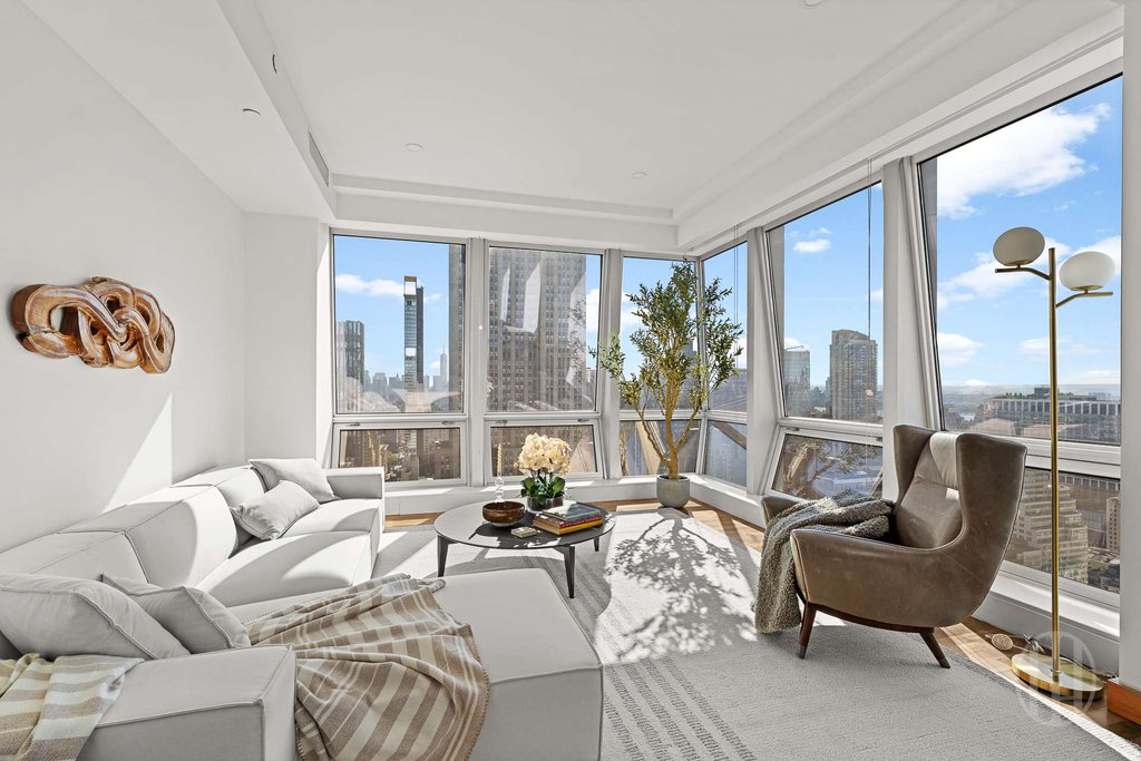 400 Fifth Avenue, Unit 45G