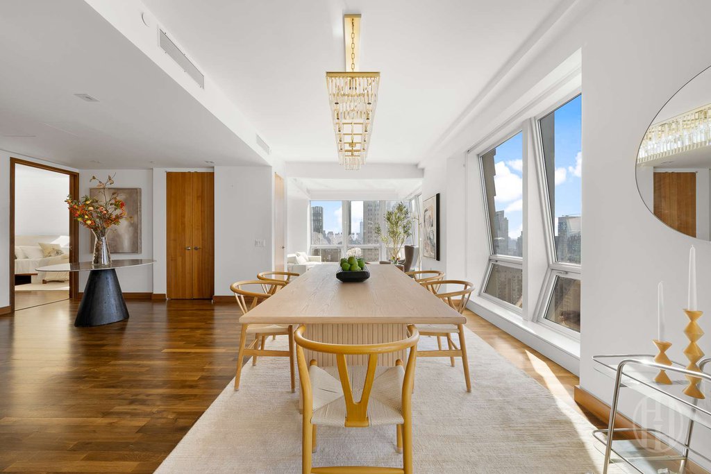 400 Fifth Avenue, Unit 45G photo 3