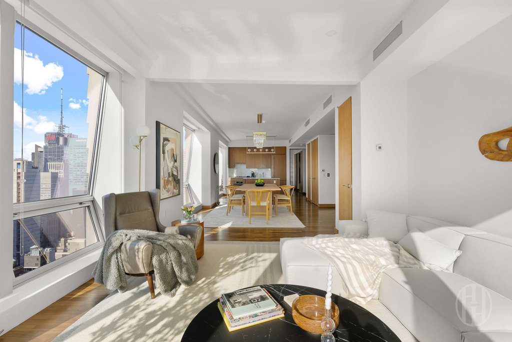 400 Fifth Avenue, Unit 45G photo 8