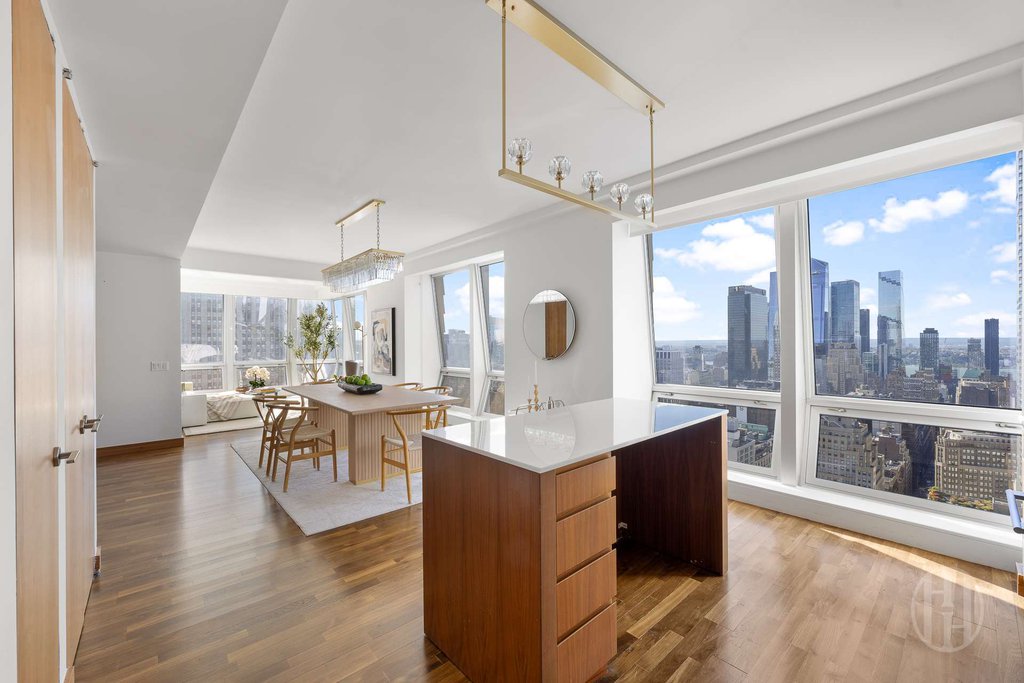 400 Fifth Avenue, Unit 45G photo 9