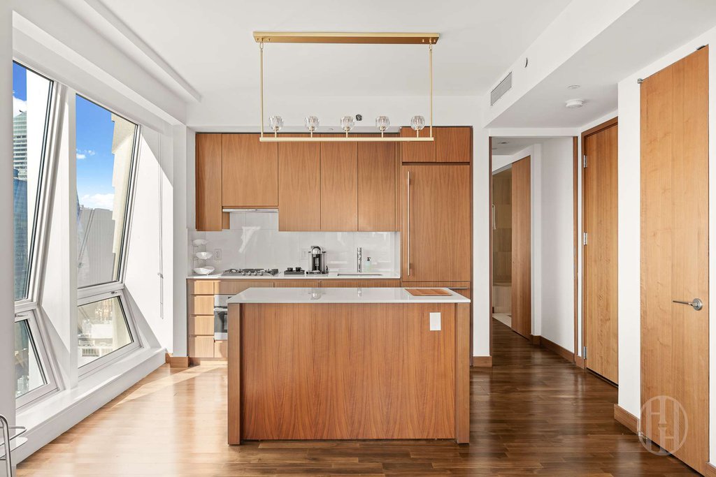 400 Fifth Avenue, Unit 45G photo 10