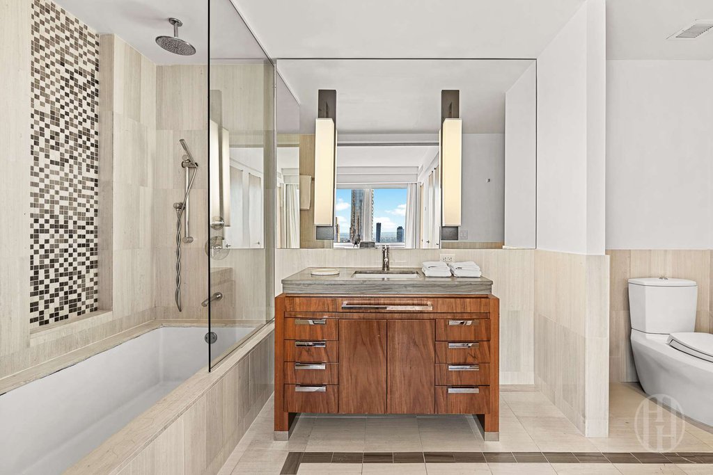 400 Fifth Avenue, Unit 45G photo 14
