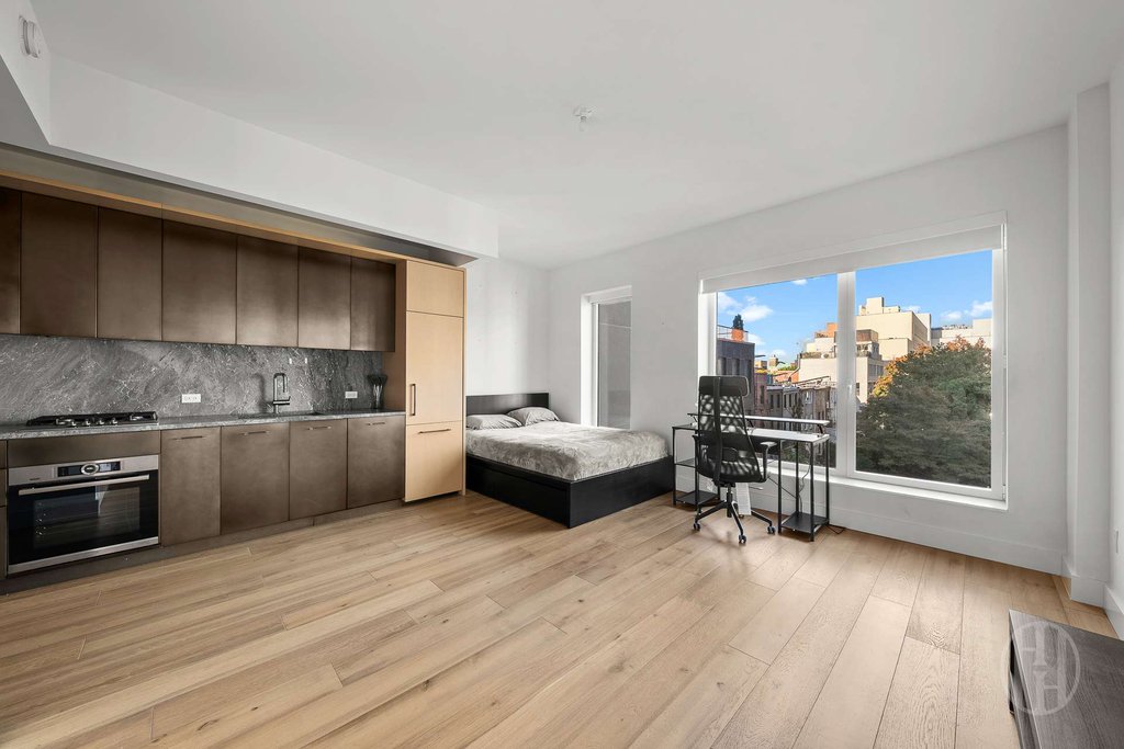 561 Pacific Street, Unit 401
