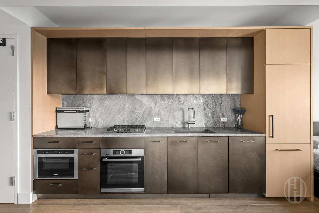 561 Pacific Street, Unit 401 photo 6