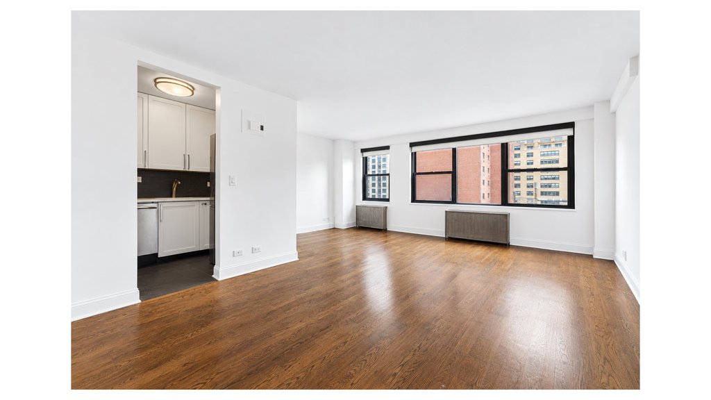 200 East 27th Street, Unit 10J