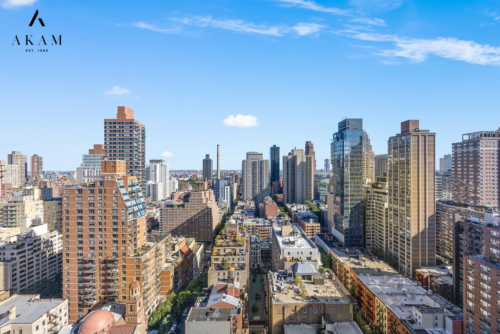 300 East 74th Street, Unit 27A photo 2