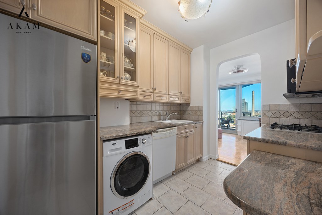 300 East 74th Street, Unit 27A photo 8