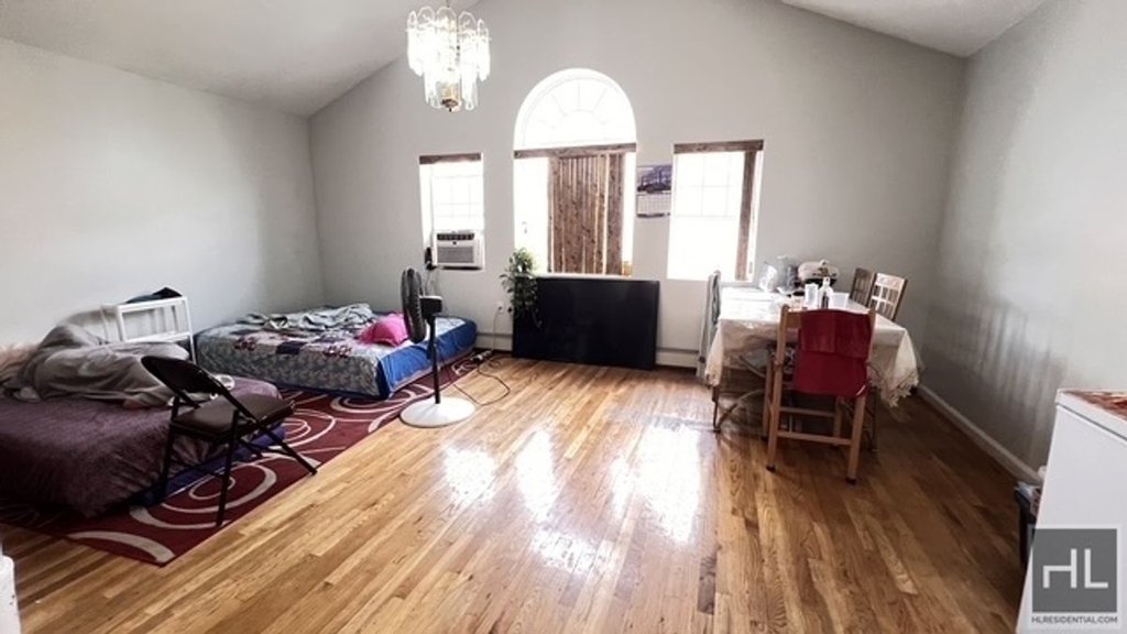 2810 Beverley Road, Unit 3 photo 2
