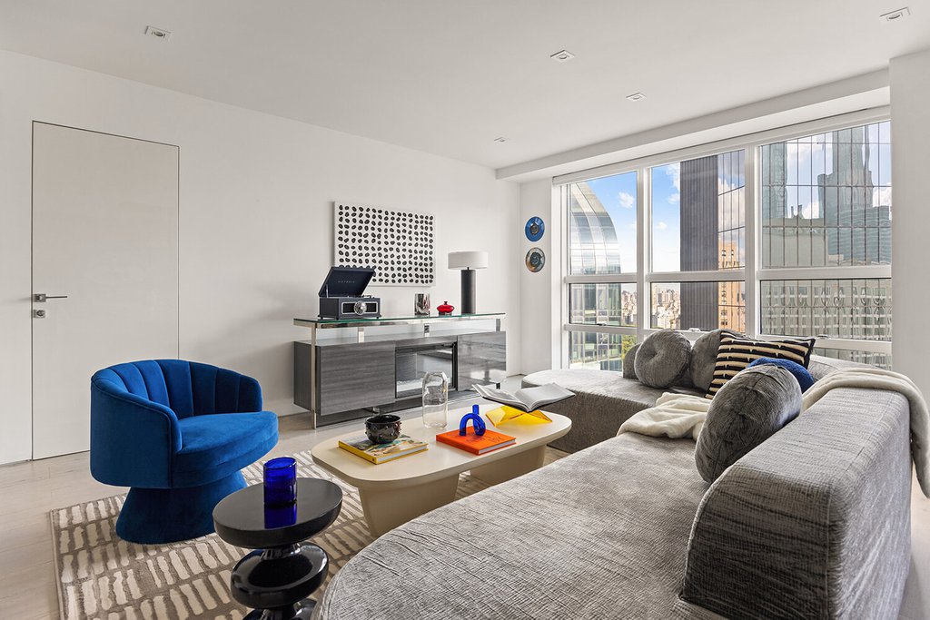 146 West 57th Street, Unit 45A photo 2
