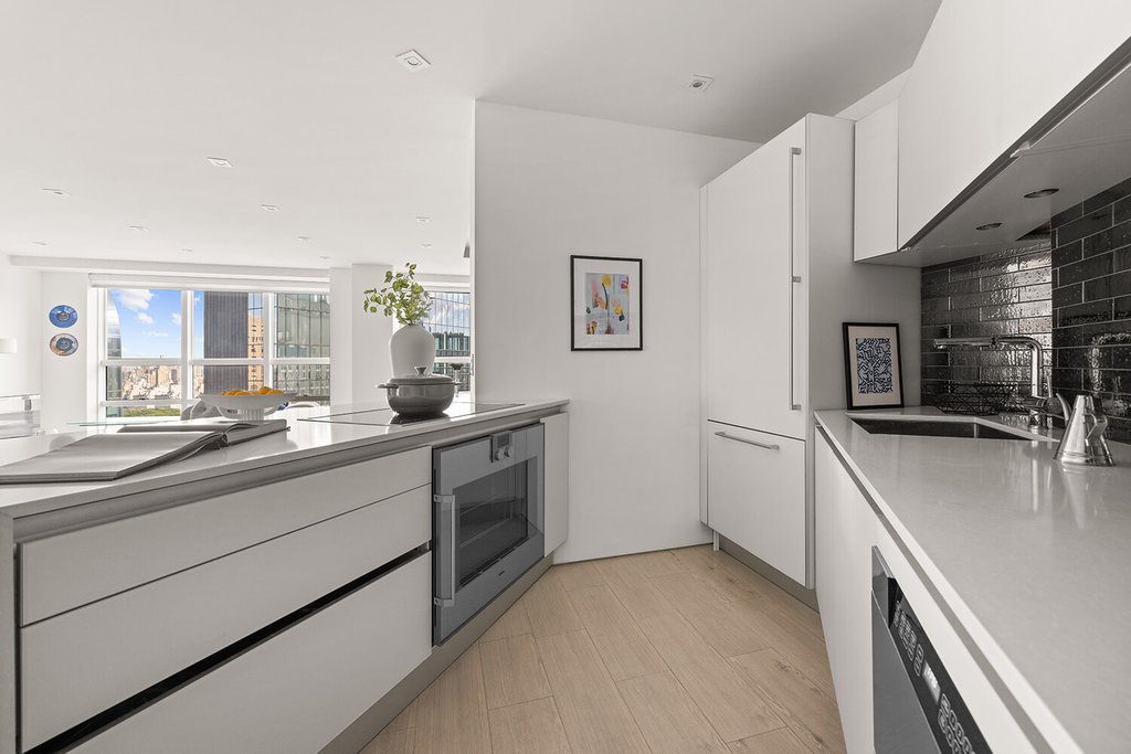 146 West 57th Street, Unit 45A photo 10