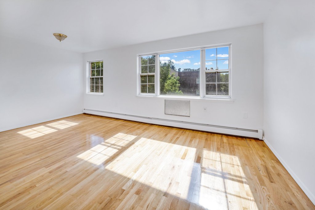 1 Monroe Street, Unit 3 photo 2