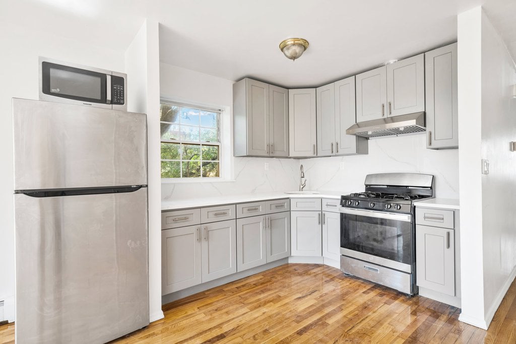 1 Monroe Street, Unit 3 photo 3