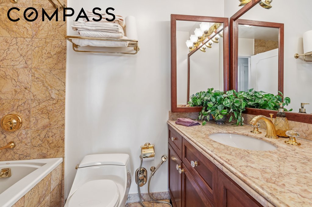 304 East 65th Street, Unit 24ABD photo 32