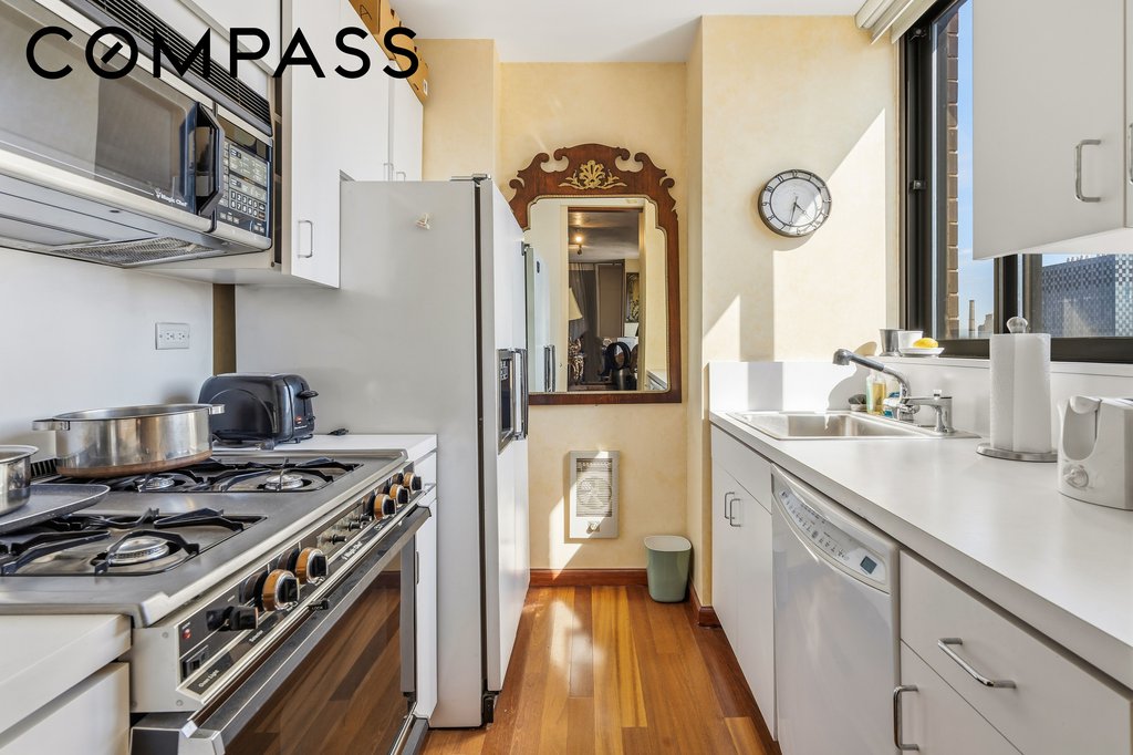 304 East 65th Street, Unit 24C photo 4