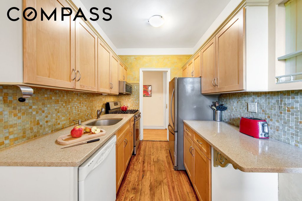 71 Ocean Parkway, Unit 5N photo 4