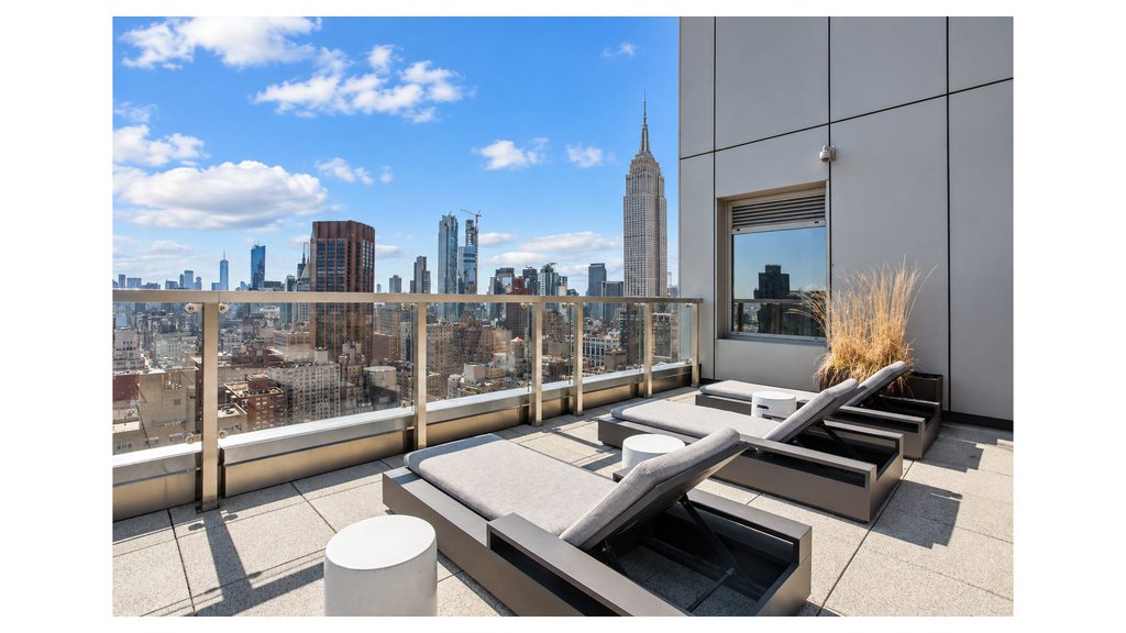 325 Lexington Avenue, Unit 24D photo 9