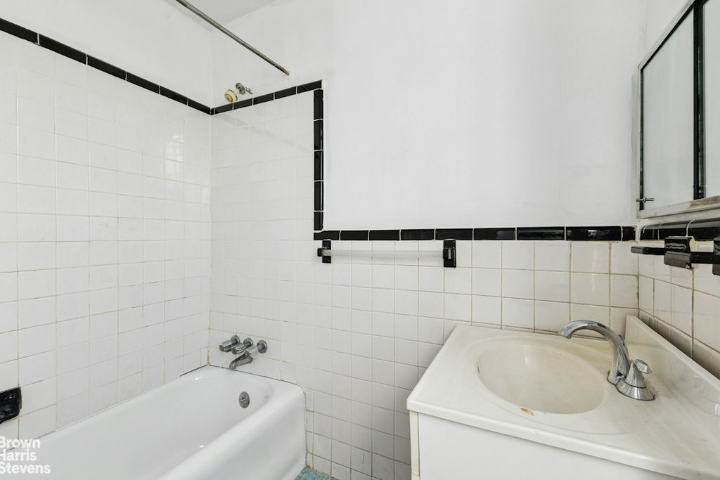 225 Lincoln Place, Unit 5H photo 9