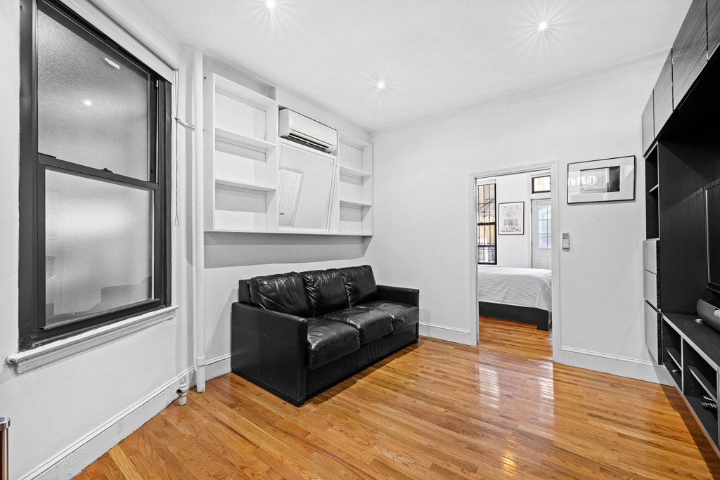 212 East 84th Street, Unit 1A photo 3
