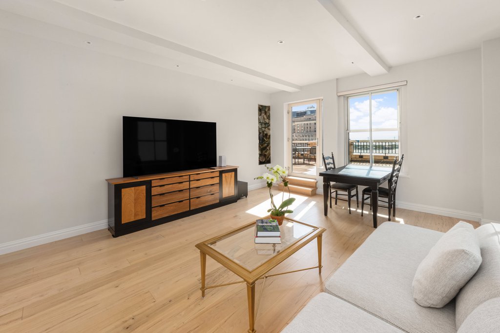 88 Greenwich Street, Unit 2101 photo 2