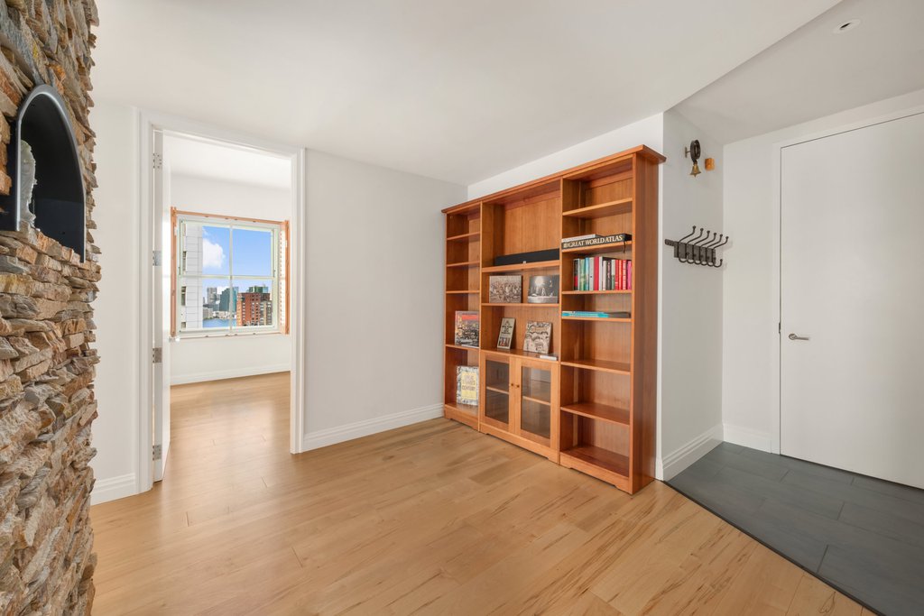 88 Greenwich Street, Unit 2101 photo 8