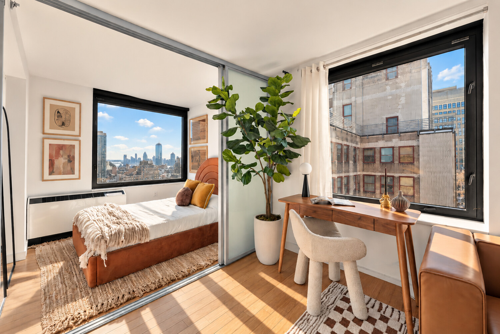 100 West 39th Street, Unit 43J photo 2