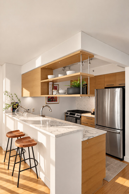100 West 39th Street, Unit 43J photo 4