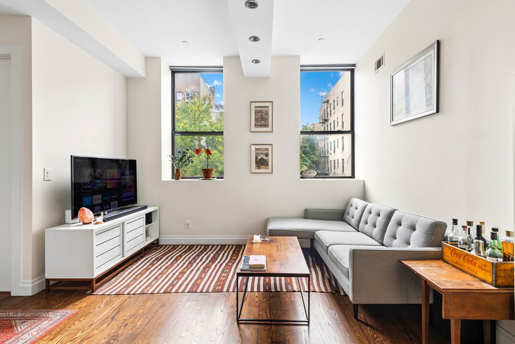 198 Roebling Street, Unit 3A photo 11