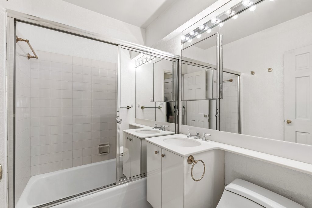 650 Park Avenue, Unit 2C photo 9