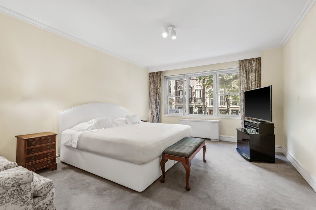 650 Park Avenue, Unit 2C photo 10