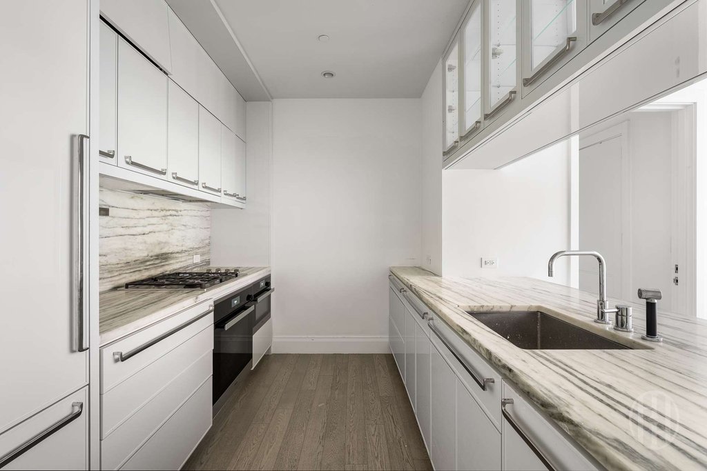 200 East 95th Street, Unit 5C photo 3