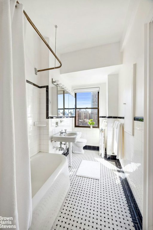 49 East 96th Street, Unit 16D photo 7