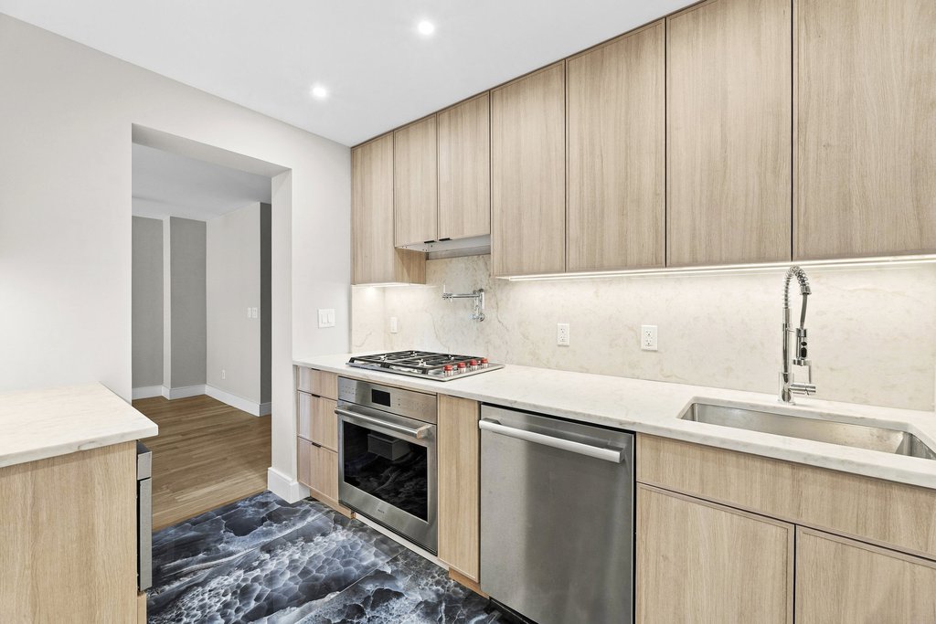 1474 Third Avenue, Unit 12S photo 4