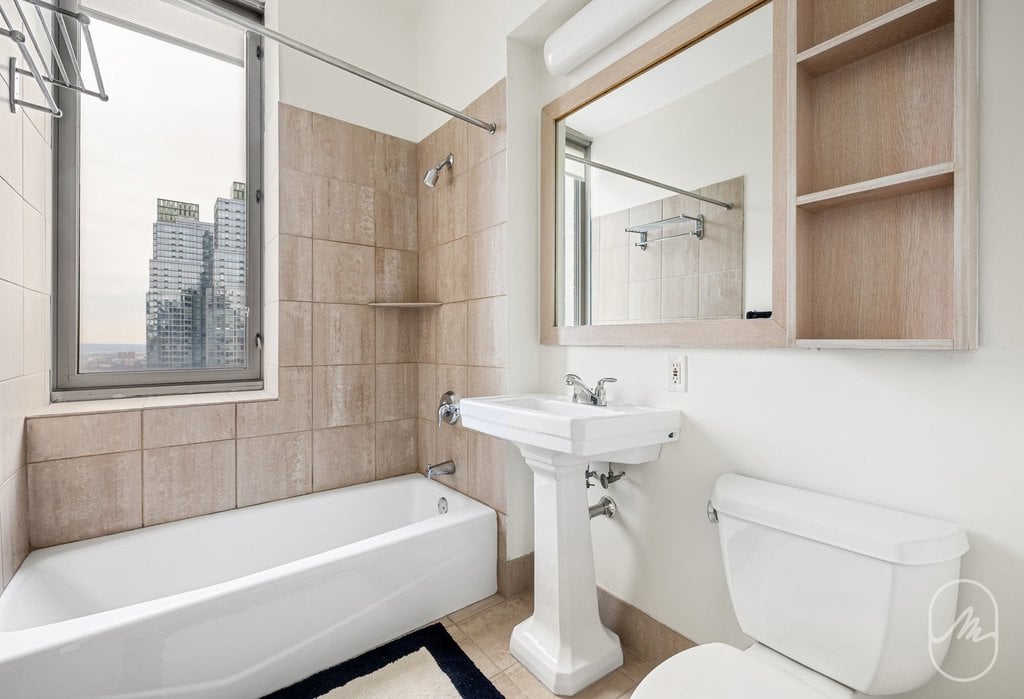561 Tenth Avenue, Unit 34J photo 8