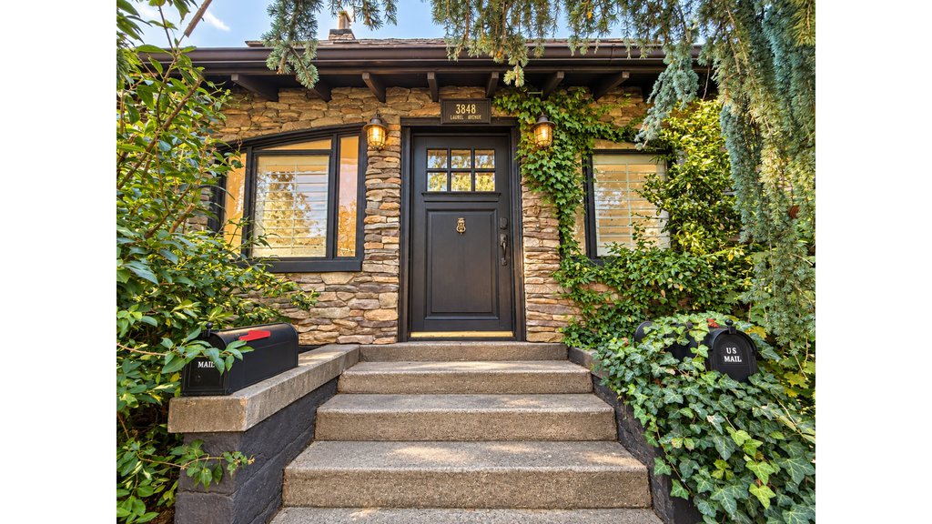 3848 Laurel Avenue – For Sale photo 2